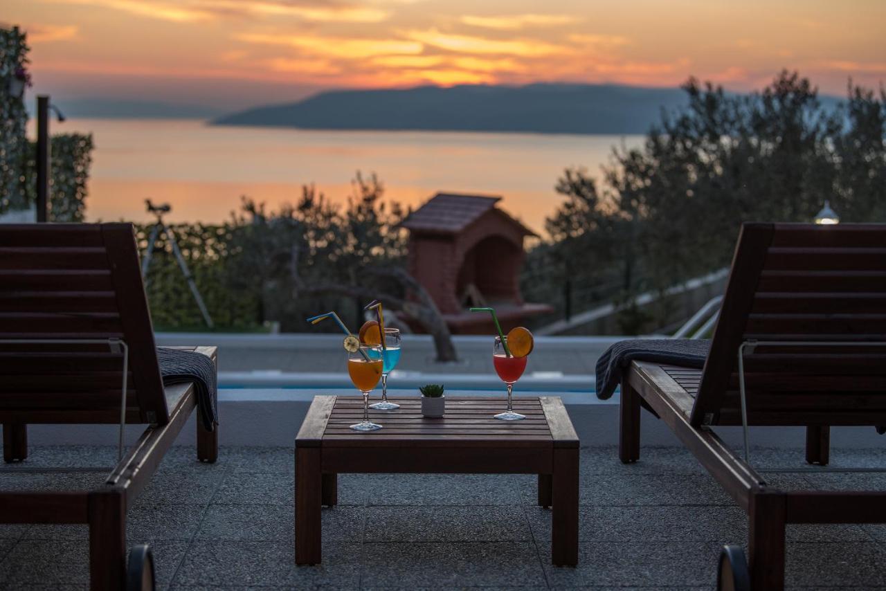 Villa Petra Apartment With Private Pool Makarska Exterior photo