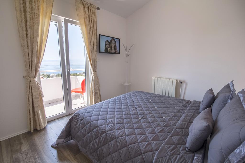 Villa Petra Apartment With Private Pool Makarska Exterior photo